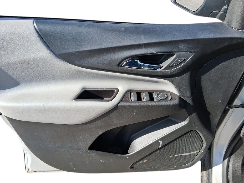 2022 Chevrolet Equinox AWD LS 1.5t in Stratford, Ontario - 11 - w1024h768px