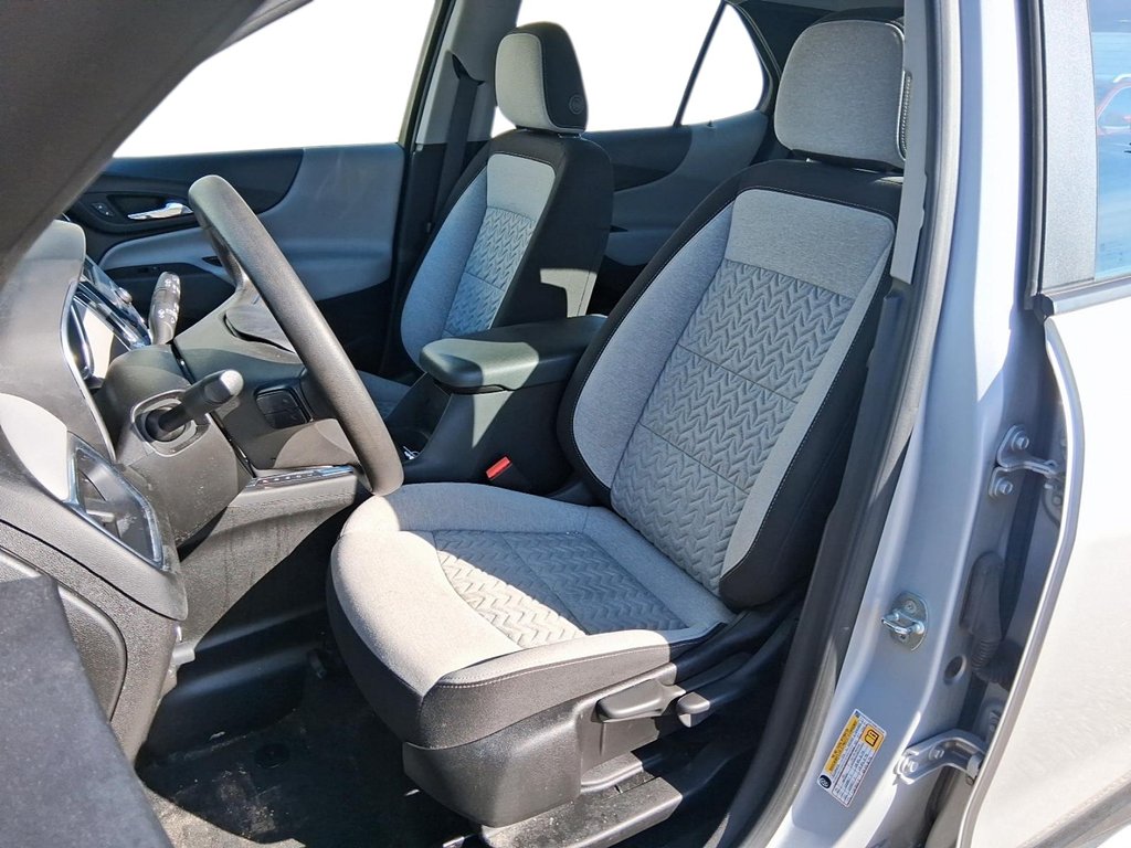 2022 Chevrolet Equinox AWD LS 1.5t in Stratford, Ontario - 8 - w1024h768px