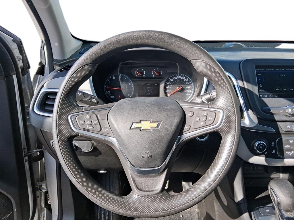 2022 Chevrolet Equinox AWD LS 1.5t in Stratford, Ontario - 12 - w1024h768px