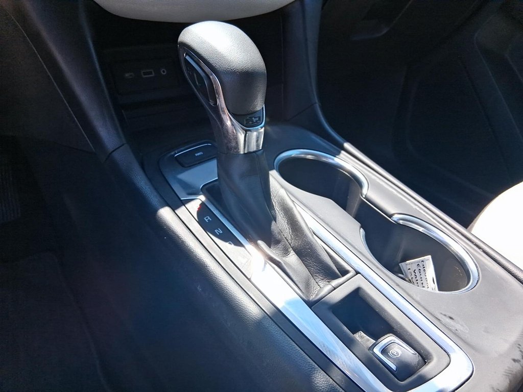 2022 Chevrolet Equinox AWD LS 1.5t in Stratford, Ontario - 16 - w1024h768px