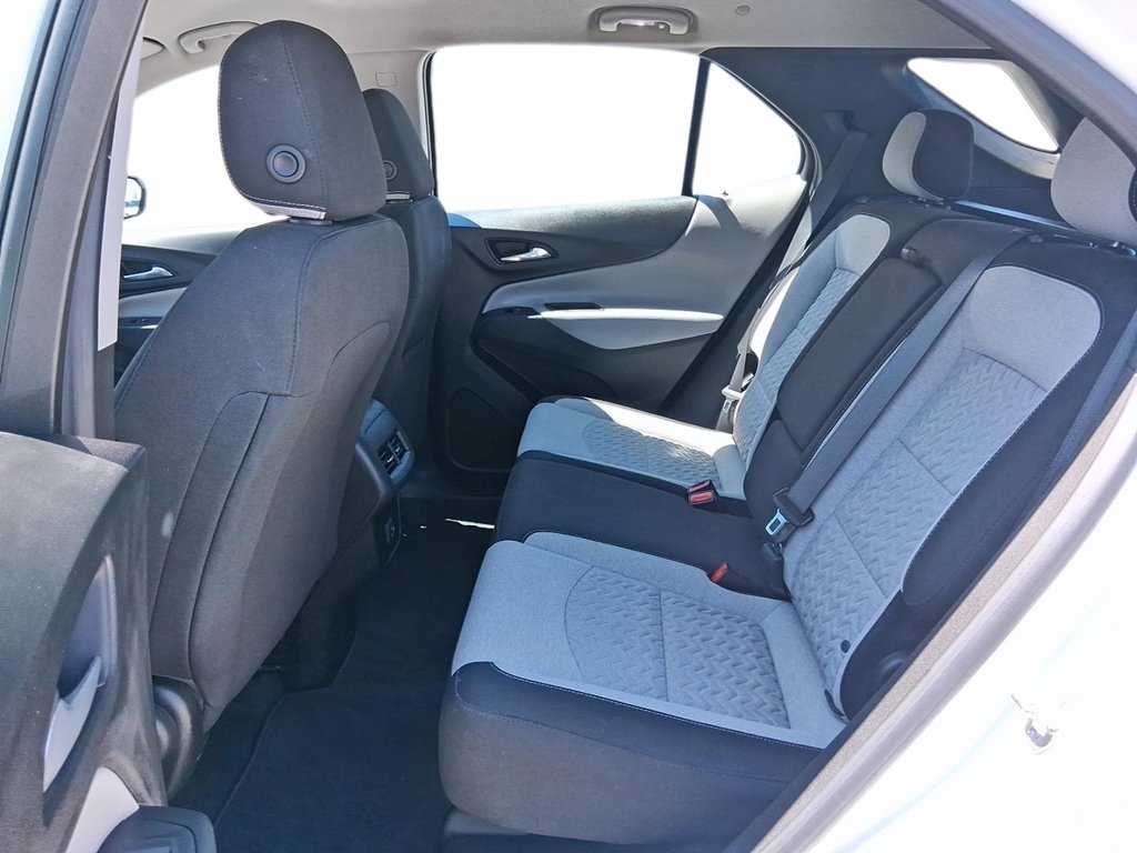 2022 Chevrolet Equinox AWD LS 1.5t in Stratford, Ontario - 9 - w1024h768px