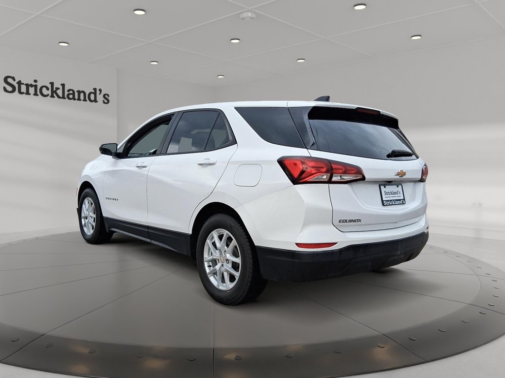 2023 Chevrolet Equinox FWD LS 1.5t in Stratford, Ontario - 4 - w1024h768px