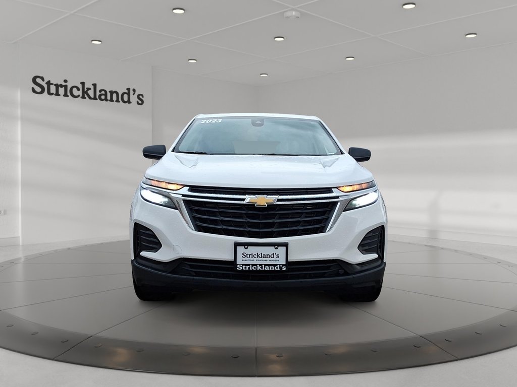 2023 Chevrolet Equinox FWD LS 1.5t in Stratford, Ontario - 2 - w1024h768px