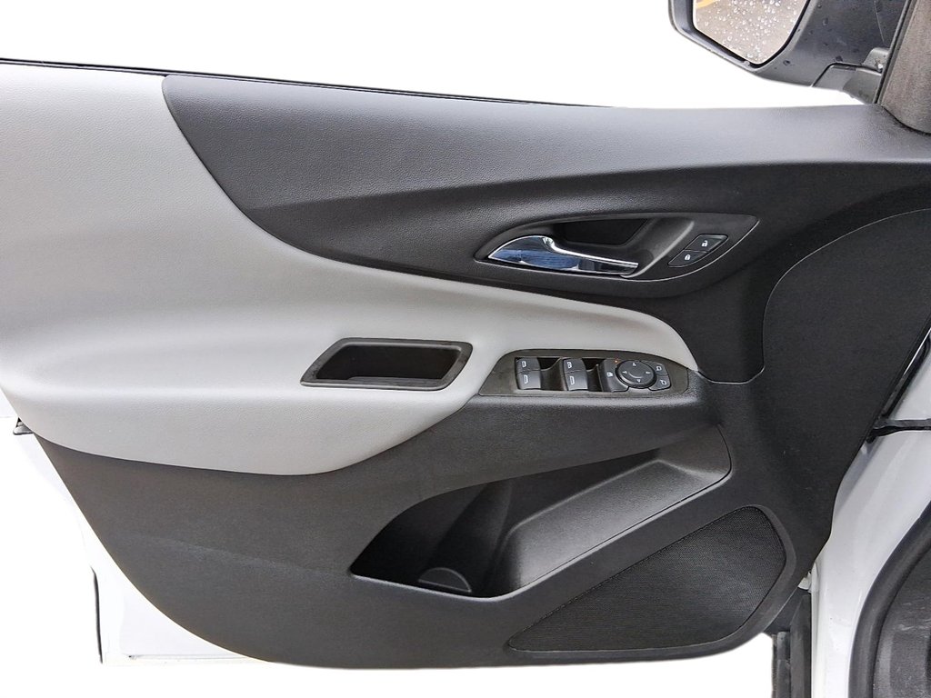 2023 Chevrolet Equinox FWD LS 1.5t in Stratford, Ontario - 11 - w1024h768px