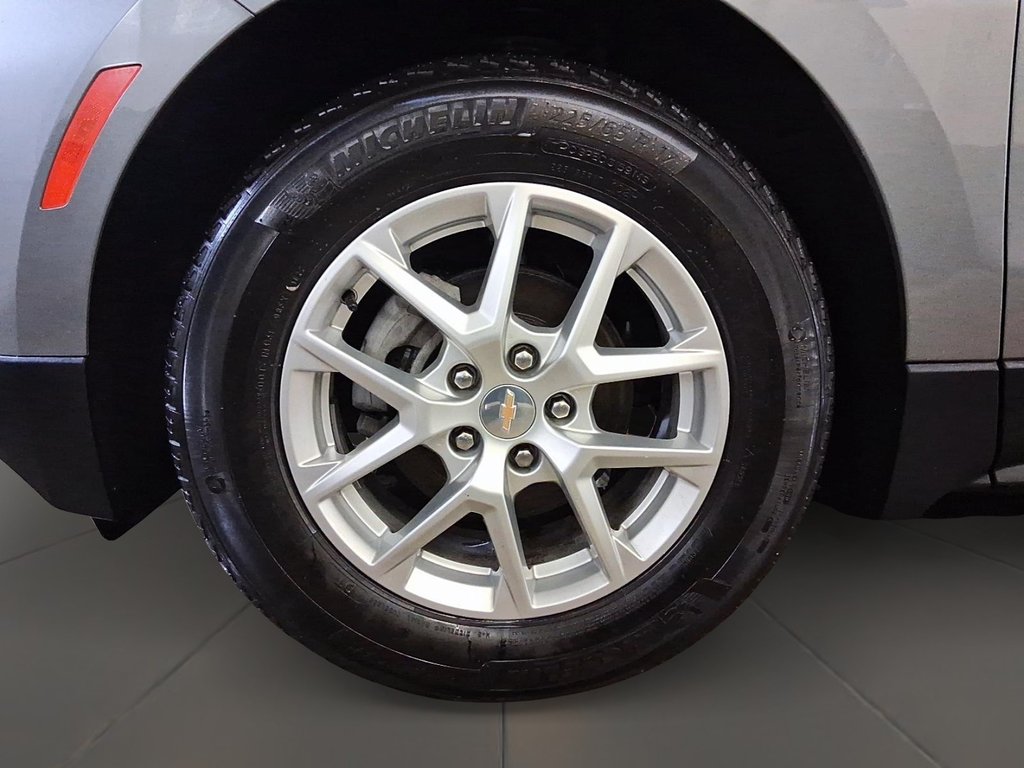 2023 Chevrolet Equinox FWD LS 1.5t in Stratford, Ontario - 7 - w1024h768px