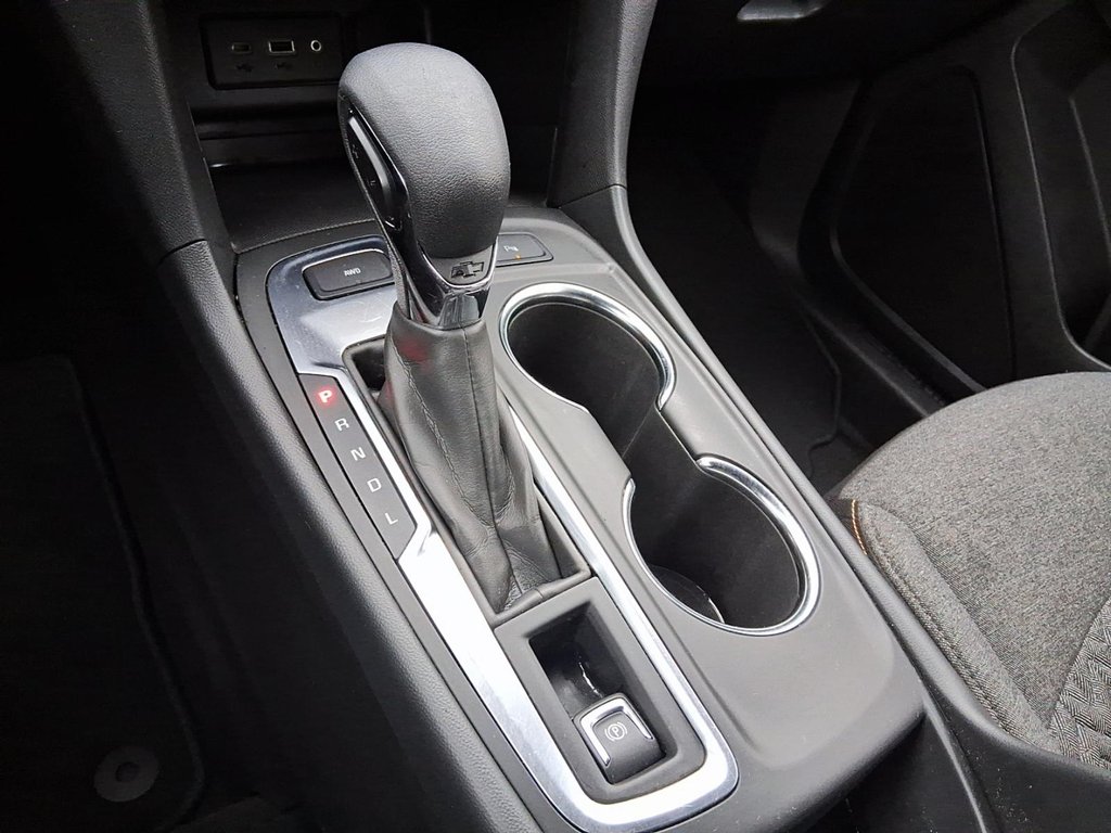 2024 Chevrolet Equinox AWD LT in Stratford, Ontario - 16 - w1024h768px