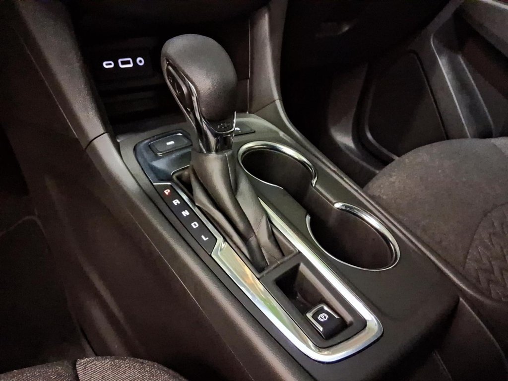 2024 Chevrolet Equinox AWD LT in Stratford, Ontario - 16 - w1024h768px