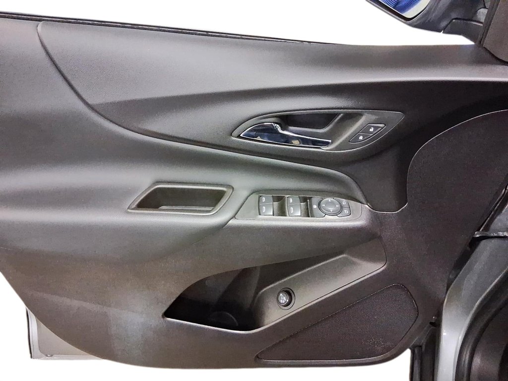 2024 Chevrolet Equinox AWD LT in Stratford, Ontario - 11 - w1024h768px
