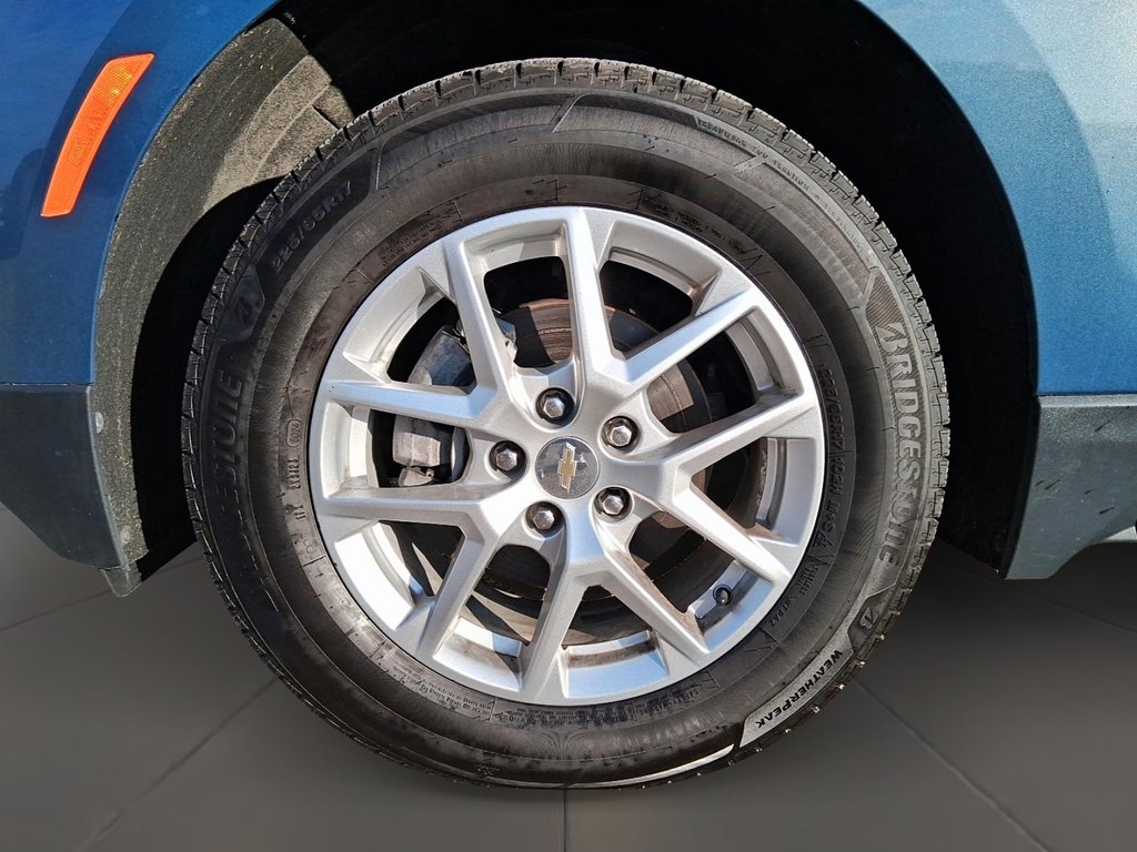 2024 Chevrolet Equinox AWD LS in Stratford, Ontario - 7 - w1024h768px