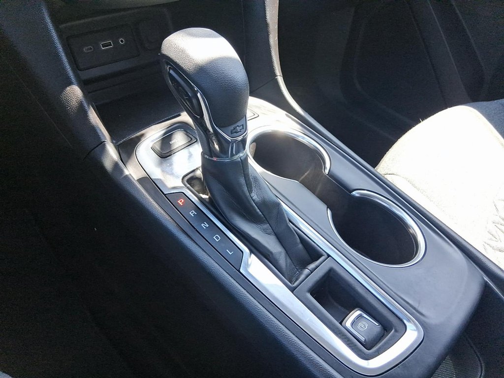 2024 Chevrolet Equinox AWD LT in Stratford, Ontario - 16 - w1024h768px