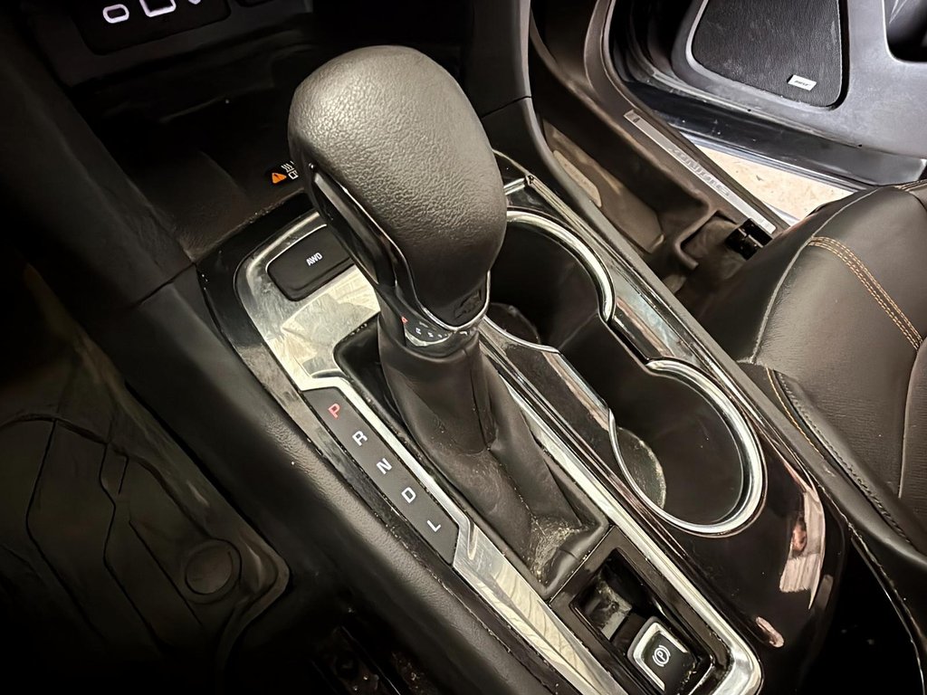 2024 Chevrolet Equinox AWD Premier in Stratford, Ontario - 14 - w1024h768px