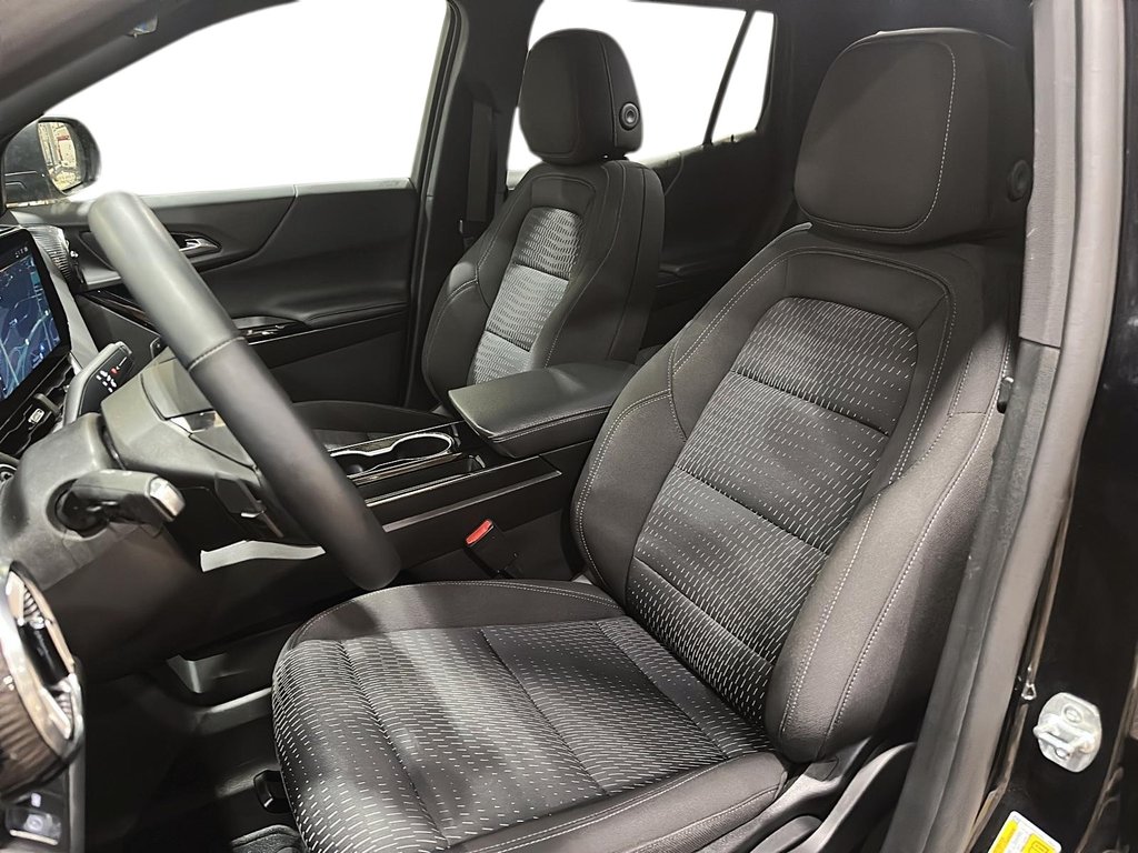 2025 Chevrolet Equinox AWD LT in Stratford, Ontario - 8 - w1024h768px