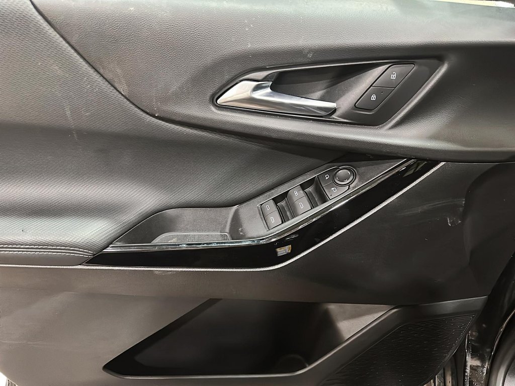 2025 Chevrolet Equinox AWD LT in Stratford, Ontario - 10 - w1024h768px