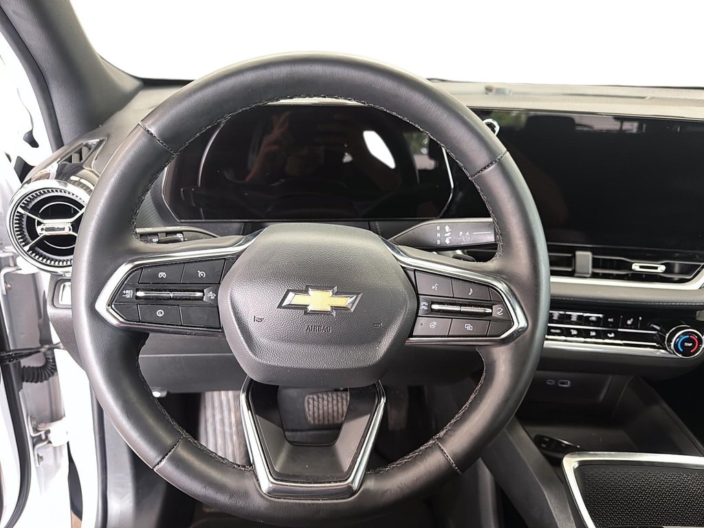 2026 Chevrolet Equinox AWD LT in Stratford, Ontario - 11 - w1024h768px