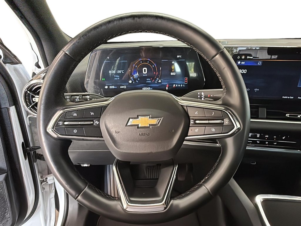 2026 Chevrolet Equinox AWD LT in Stratford, Ontario - 11 - w1024h768px