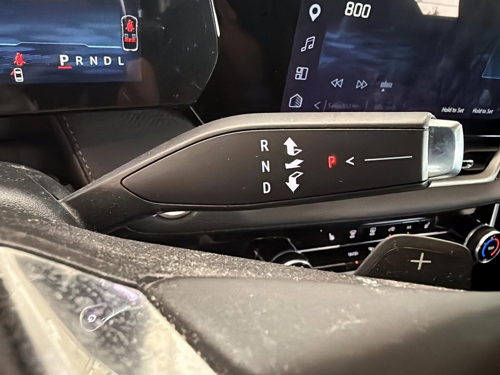 2026 Chevrolet Equinox AWD LT in Stratford, Ontario - 14 - w1024h768px