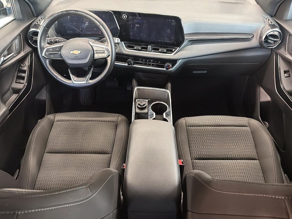 2026 Chevrolet Equinox AWD LT in Stratford, Ontario - 9 - w1024h768px
