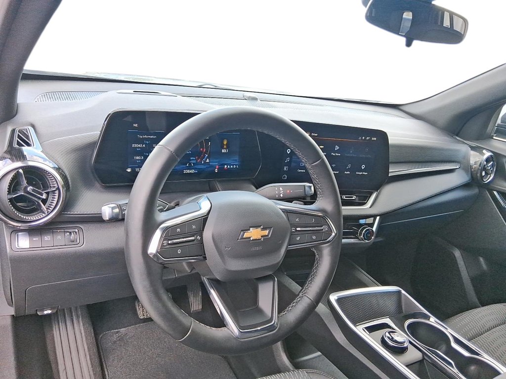 2026 Chevrolet Equinox AWD LT in Stratford, Ontario - 10 - w1024h768px