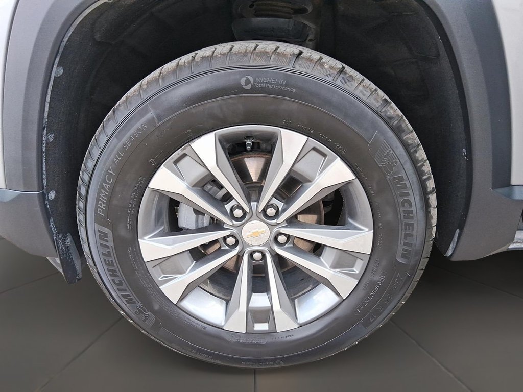 2026 Chevrolet Equinox AWD LT in Stratford, Ontario - 7 - w1024h768px