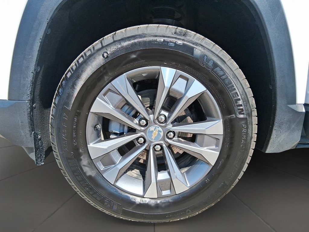 2026 Chevrolet Equinox AWD LT in Stratford, Ontario - 7 - w1024h768px