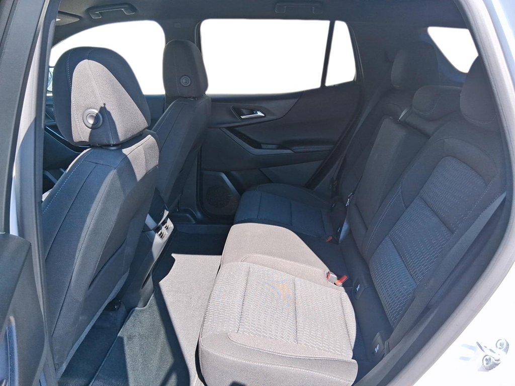 2026 Chevrolet Equinox AWD LT in Stratford, Ontario - 9 - w1024h768px