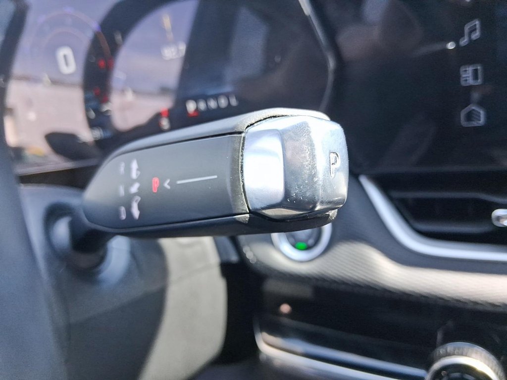 2026 Chevrolet Equinox AWD LT in Stratford, Ontario - 17 - w1024h768px