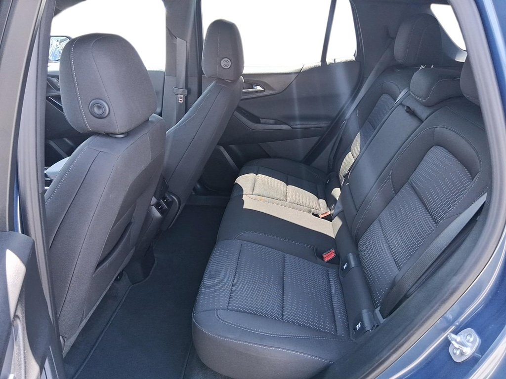 2026 Chevrolet Equinox AWD LT in Stratford, Ontario - 9 - w1024h768px