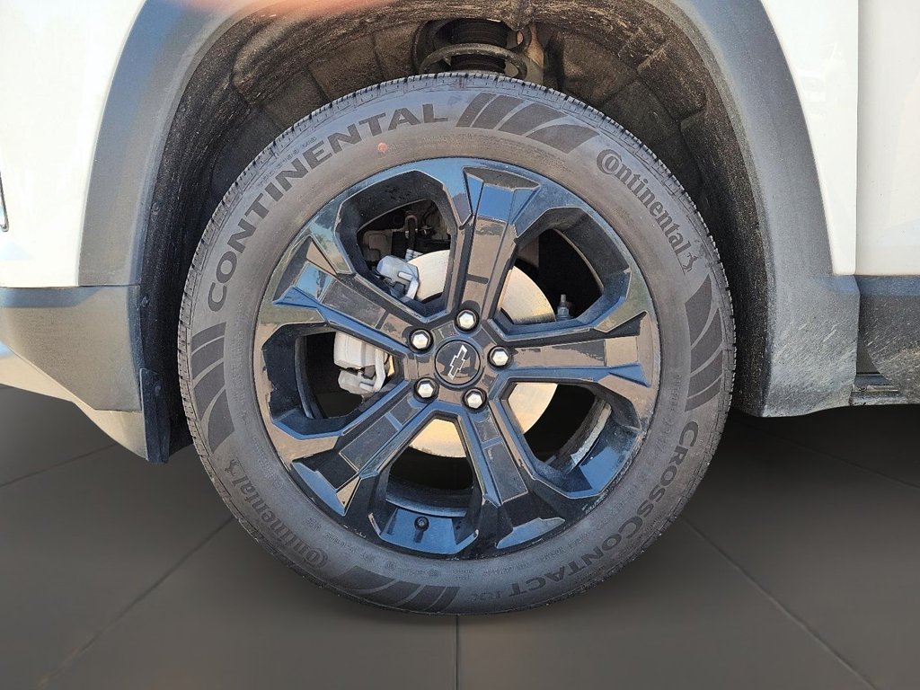 2026 Chevrolet Equinox FWD LT in Stratford, Ontario - 7 - w1024h768px