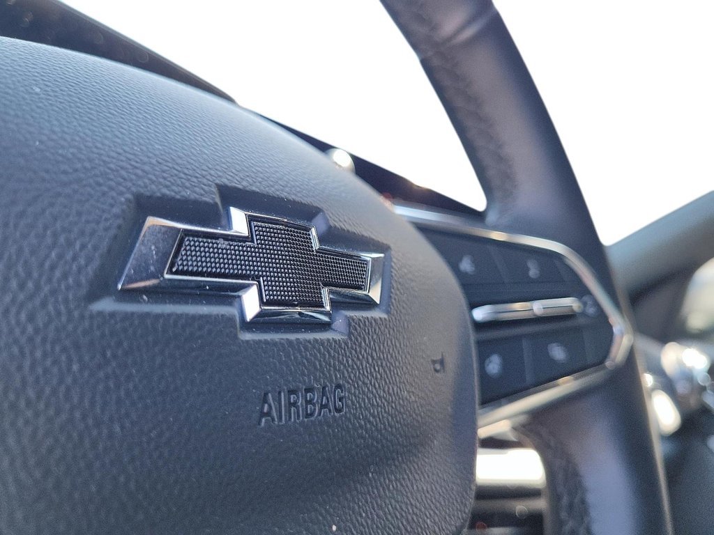 2026 Chevrolet Equinox FWD LT in Stratford, Ontario - 18 - w1024h768px