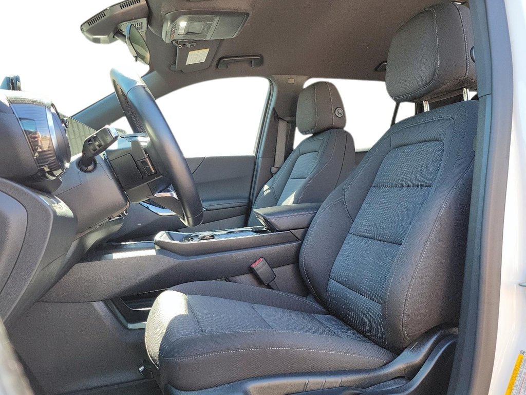 2026 Chevrolet Equinox FWD LT in Stratford, Ontario - 8 - w1024h768px