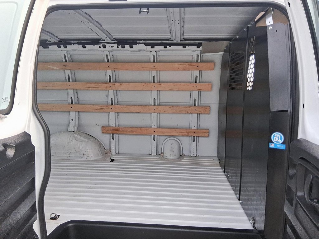 2024 Chevrolet Express Cargo Van 2500 Regular Wheelbase Rear-Wheel Drive in Stratford, Ontario - 7 - w1024h768px