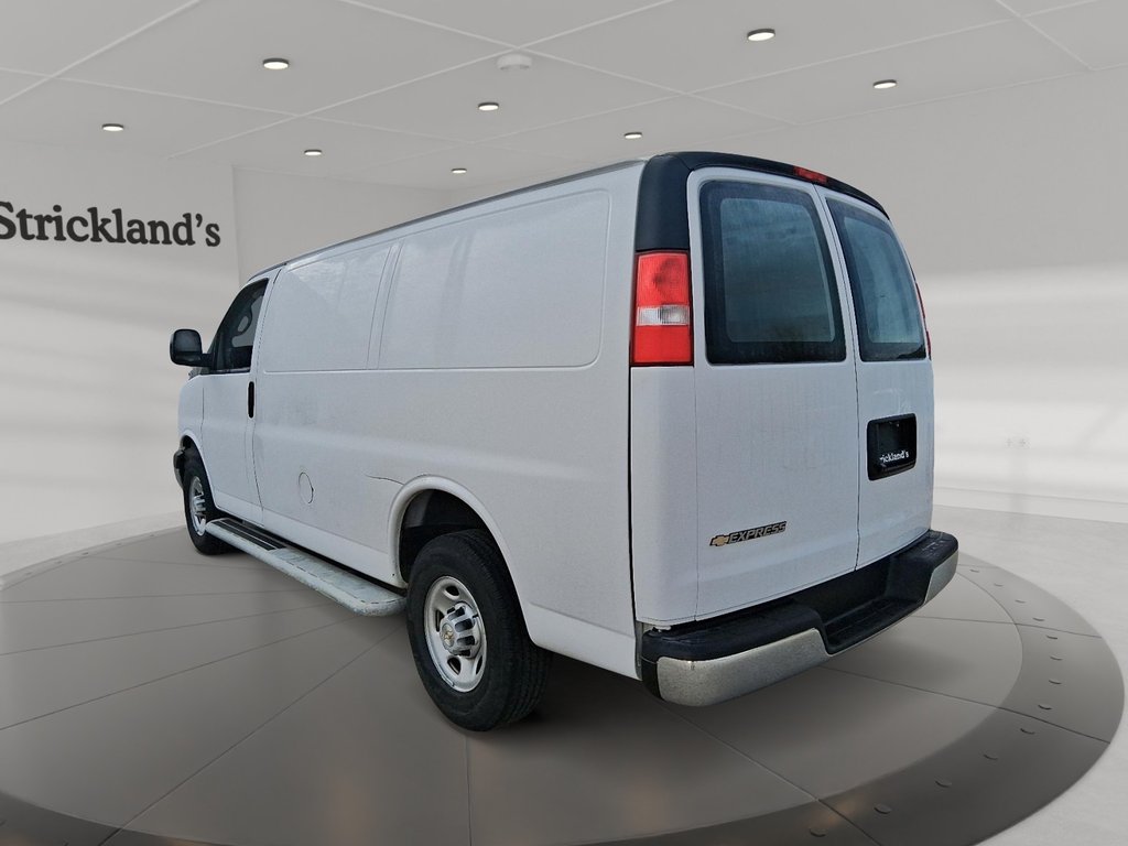 2024 Chevrolet Express Cargo Van 2500 Regular Wheelbase Rear-Wheel Drive in Stratford, Ontario - 4 - w1024h768px