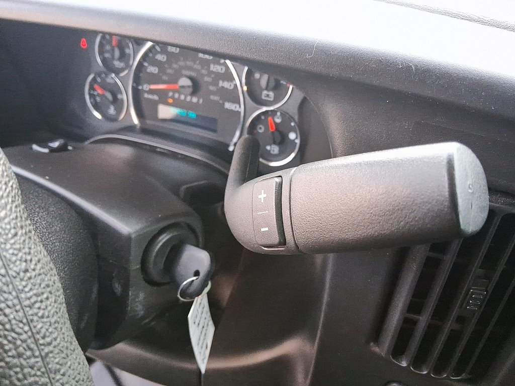 2024 Chevrolet Express Cargo Van 2500 Regular Wheelbase Rear-Wheel Drive in Stratford, Ontario - 16 - w1024h768px