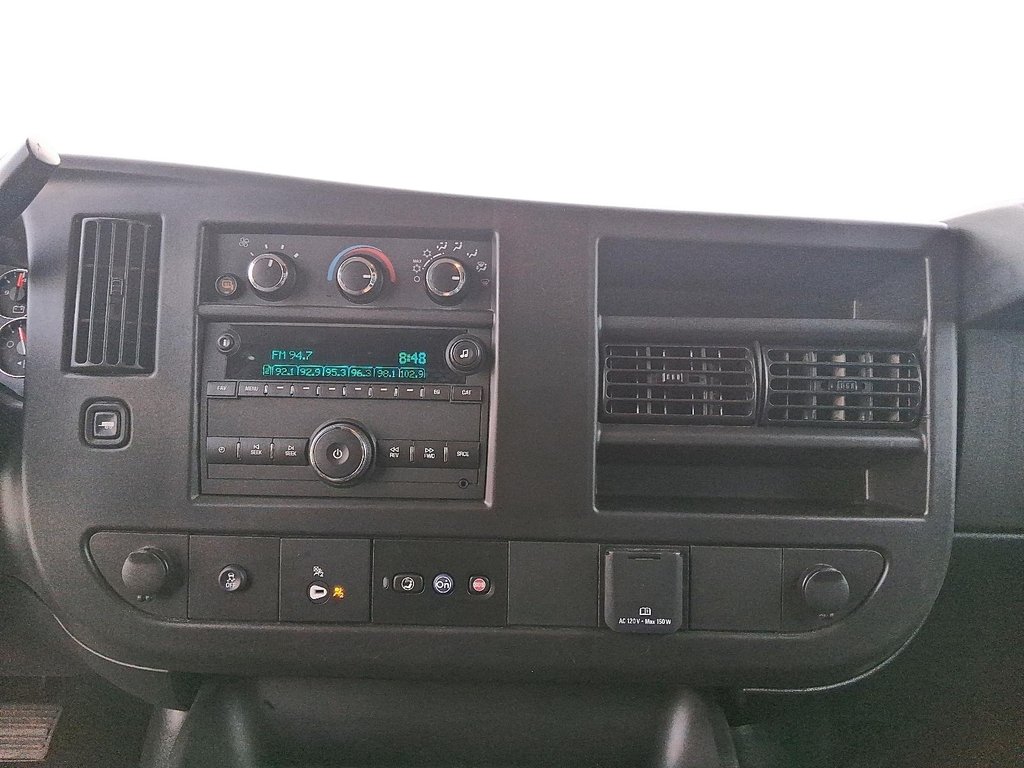 2024 Chevrolet Express Cargo Van 2500 Regular Wheelbase Rear-Wheel Drive in Stratford, Ontario - 15 - w1024h768px