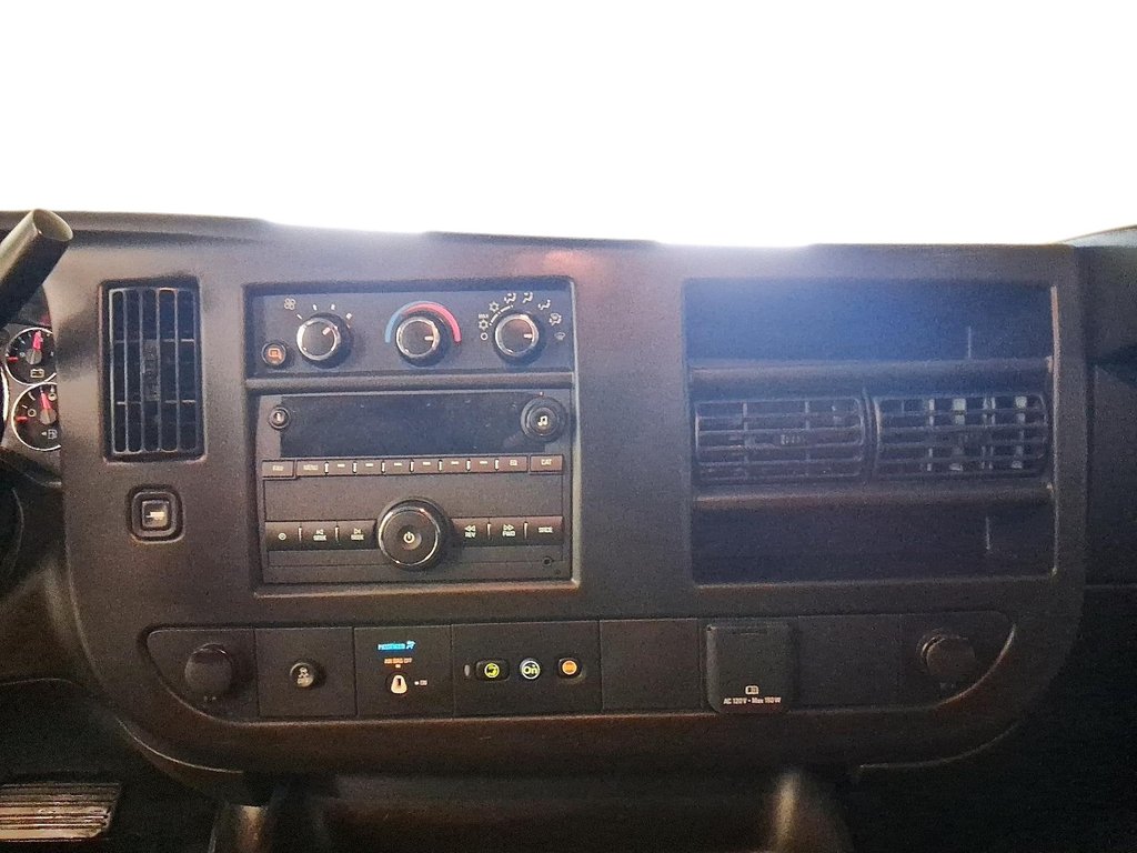 2024 Chevrolet Express Cargo Van 2500 Regular Wheelbase Rear-Wheel Drive in Stratford, Ontario - 14 - w1024h768px