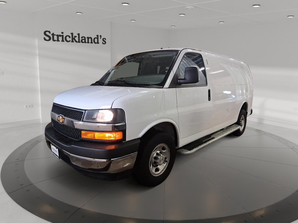 2024 Chevrolet Express Cargo Van 2500 Regular Wheelbase Rear-Wheel Drive in Stratford, Ontario - 1 - w1024h768px