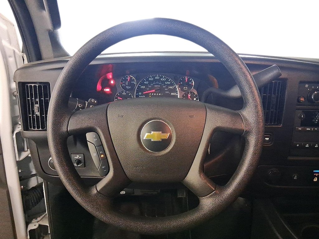 2024 Chevrolet Express Cargo Van 2500 Regular Wheelbase Rear-Wheel Drive in Stratford, Ontario - 11 - w1024h768px