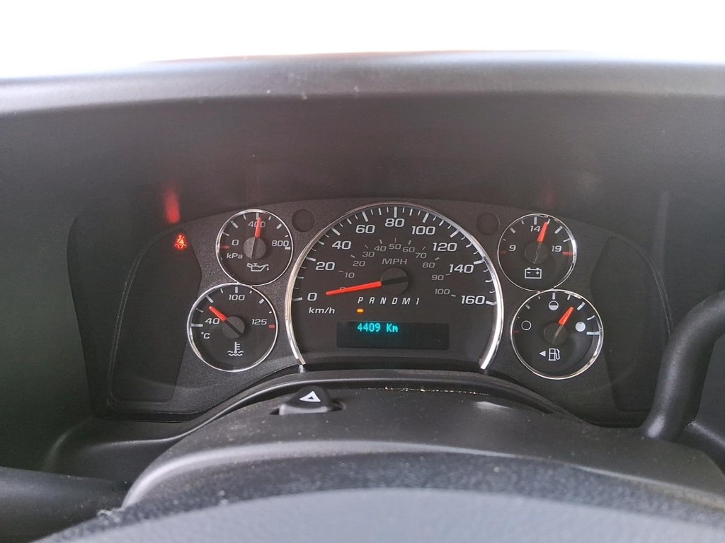 2025 Chevrolet Express Cargo Van 2500 Regular Wheelbase Rear-Wheel Drive in Stratford, Ontario - 13 - w1024h768px