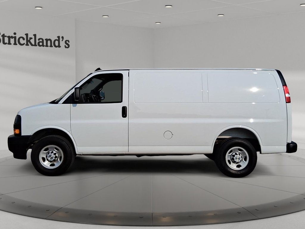 2025 Chevrolet Express Cargo Van 2500 Regular Wheelbase Rear-Wheel Drive in Stratford, Ontario - 5 - w1024h768px