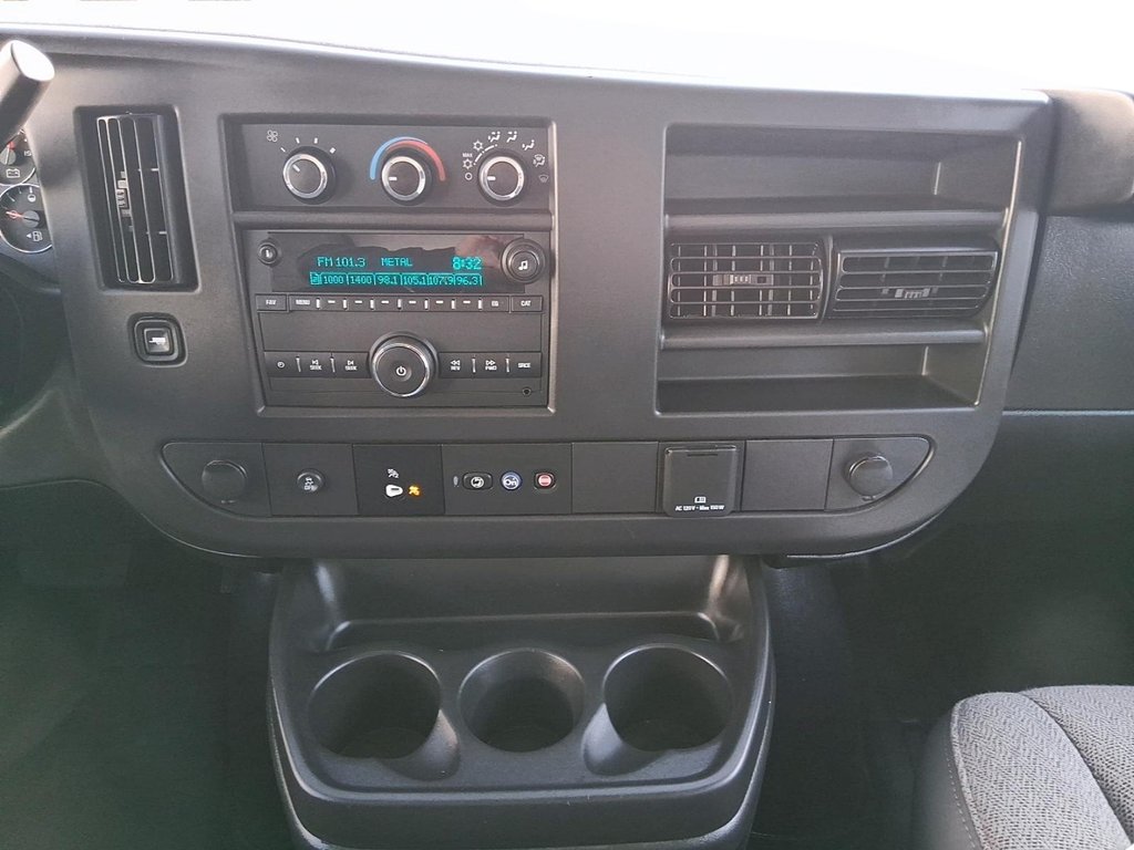 2024 Chevrolet Express Commercial Cutaway 3500 Van 159 in Stratford, Ontario - 14 - w1024h768px