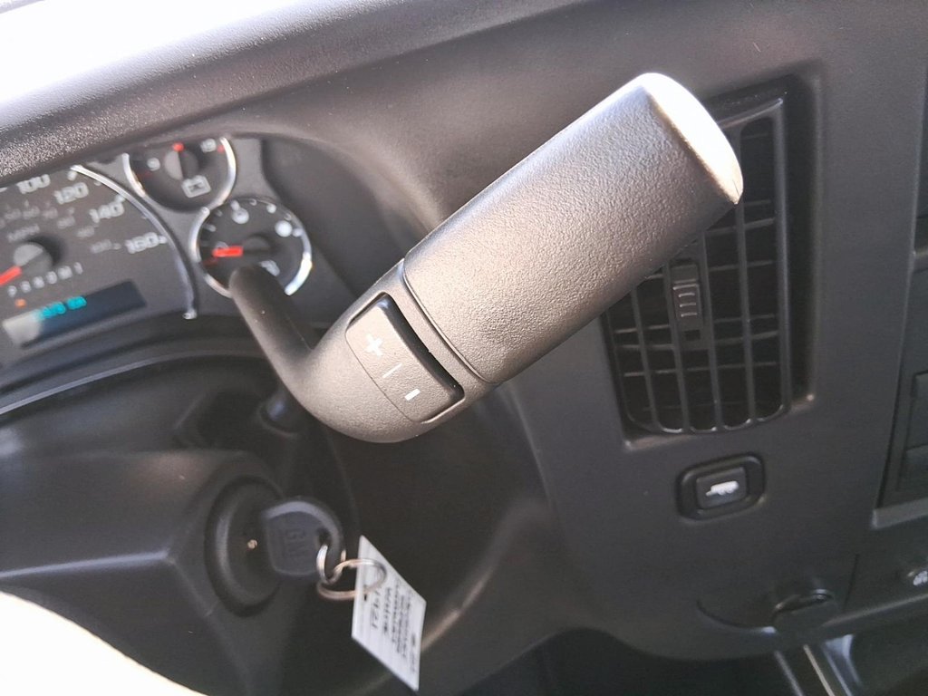 2024 Chevrolet Express Commercial Cutaway 3500 Van 159 in Stratford, Ontario - 15 - w1024h768px