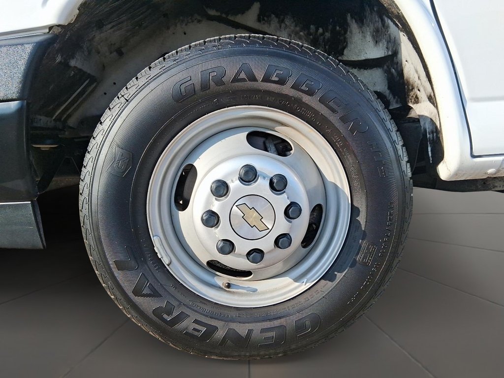 2024 Chevrolet Express Commercial Cutaway 3500 Van 159 in Stratford, Ontario - 7 - w1024h768px