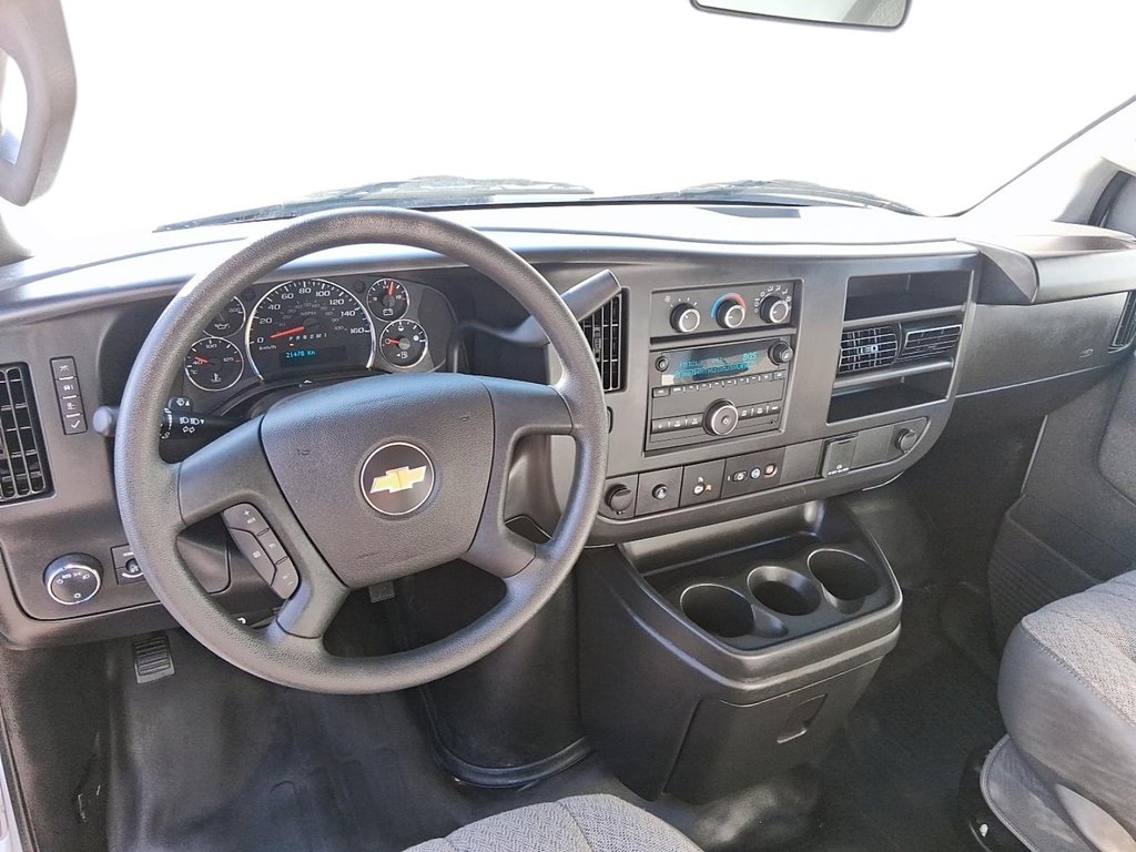 2024 Chevrolet Express Commercial Cutaway 3500 Van 159 in Stratford, Ontario - 9 - w1024h768px