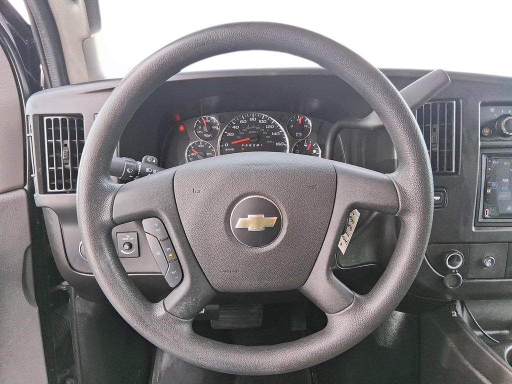 2024 Chevrolet Express Passenger RWD 3500 135 LT in Stratford, Ontario - 13 - w1024h768px