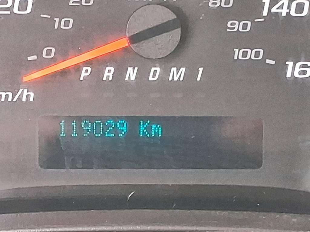 2024 Chevrolet Express Passenger RWD 3500 135 LT in Stratford, Ontario - 14 - w1024h768px