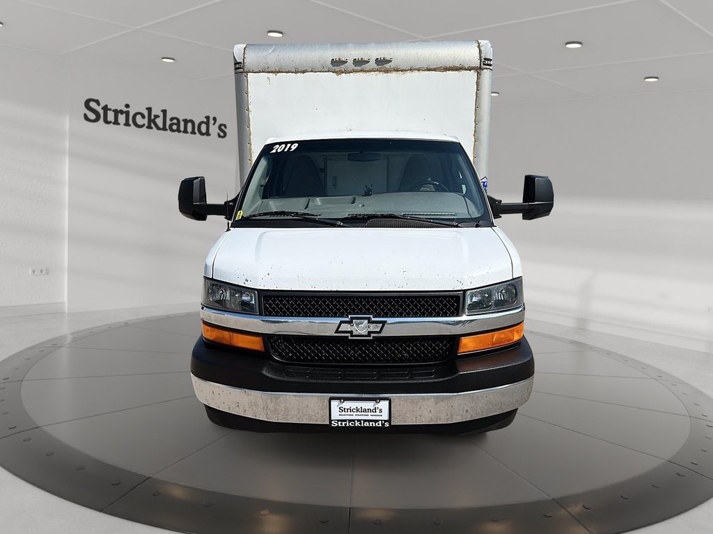 2019 Chevrolet Express Cutaway 4500 177 Wheelbase in Stratford, Ontario - 2 - w1024h768px