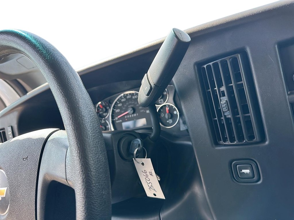 2019 Chevrolet Express Cutaway 4500 177 Wheelbase in Stratford, Ontario - 14 - w1024h768px