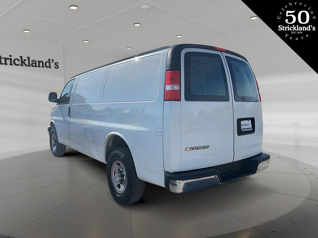 2020 Chevrolet Express Cargo 2500 135 Wheelbase in Stratford, Ontario - 4 - w1024h768px