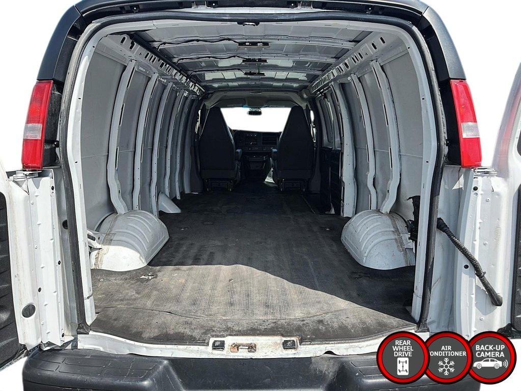 2022 Chevrolet Express Cargo 2500 155 WB 2WD in Stratford, Ontario - 15 - w1024h768px