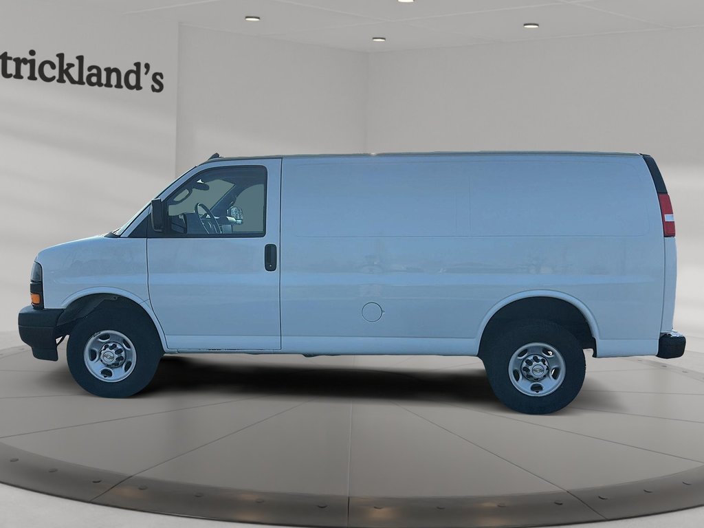 2023 Chevrolet Express Cargo 2500 135 WB 2WD in Stratford, Ontario - 5 - w1024h768px